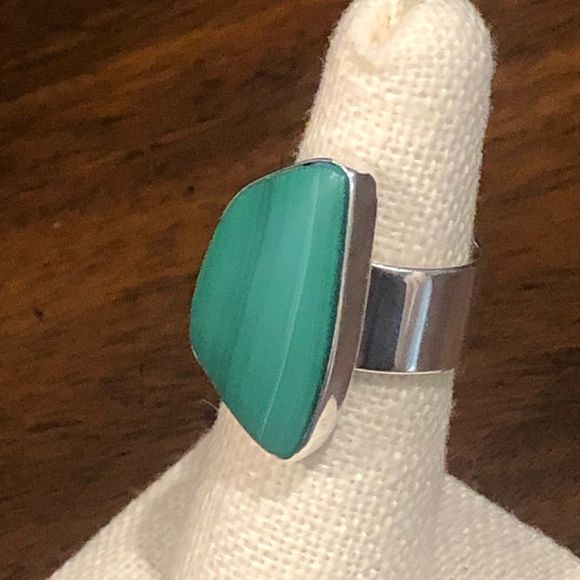 Vintage Malachite Cabochon Sterling Silver Cocktail Ring Sz 6-1/2 - Picture 3 of 11